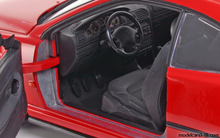 1995 - Peugeot 406 Gate 1/18 (Red) Innenraum Armaturenbrett