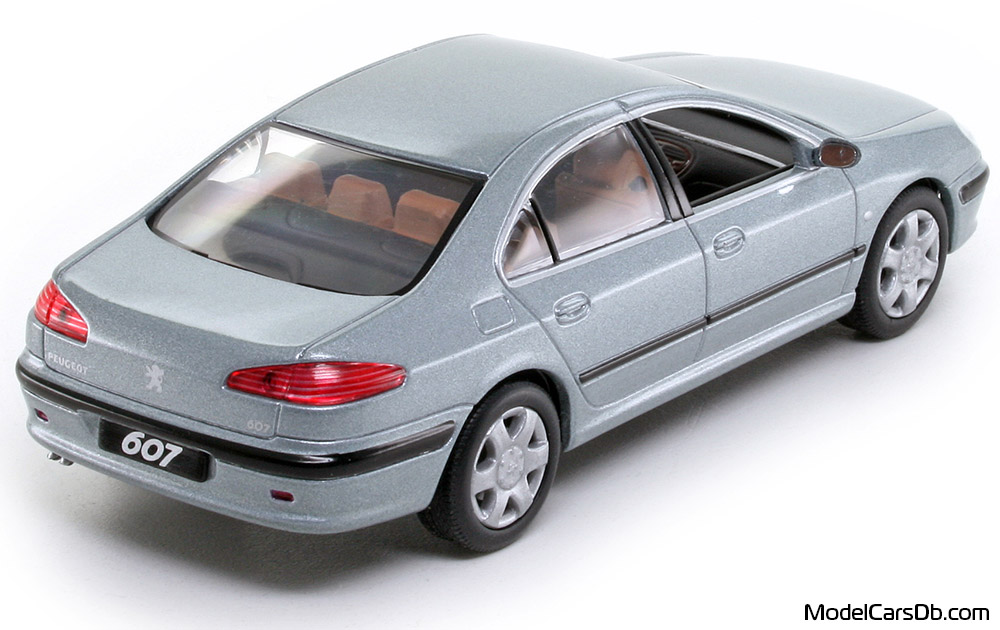 2000 - Peugeot 607 Norev 1/43 (Silber) Hinten rechte seite