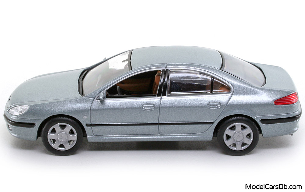 2000 - Peugeot 607 Norev 1/43 (Silber) Seite