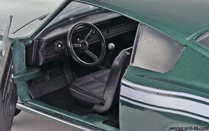 1969 - Plymouth Barracuda 383 Road Signature 1/18 (Grün / Weiß) Innenraum Armaturenbrett