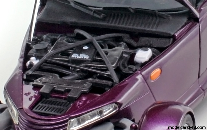 1997 - Plymouth Prowler Anson 1/18 (Lila) Motor