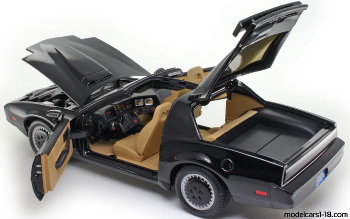1982 - Pontiac Firebird Trans Am (Knight Rider) ERTL 1/18 (Schwarz) Zu öffnende Teile