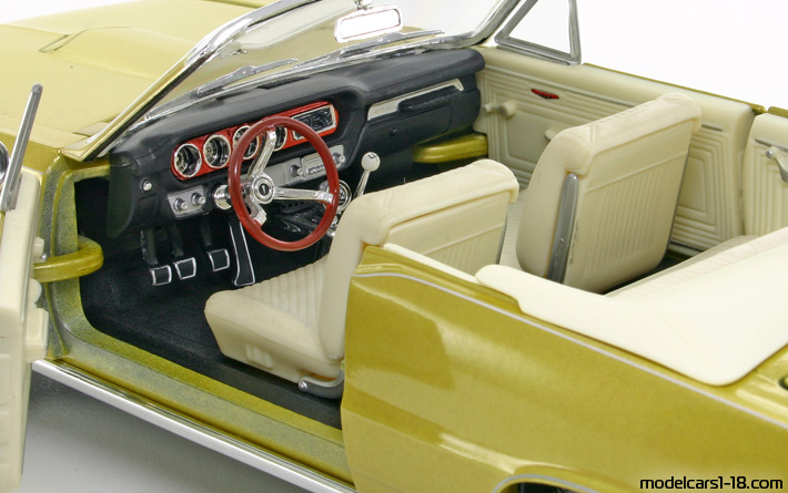 1965 - Pontiac GTO Maisto 1/18 (Gelb) Innenraum Armaturenbrett