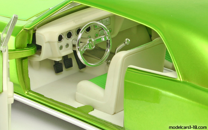 1966 - Pontiac GTO Hot Wheels 1/18 (Grün) Innenraum Armaturenbrett