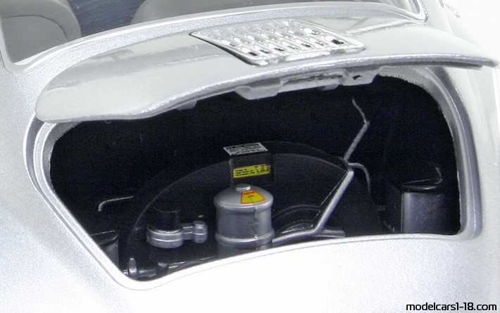 1960 - Porsche 356 B Ricko 1/18 (Hellsilber) Motor