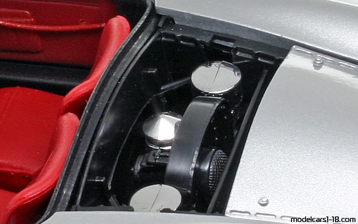 1948 - Porsche 356 Nr. 1 Maisto 1/18 (Silber) Motor