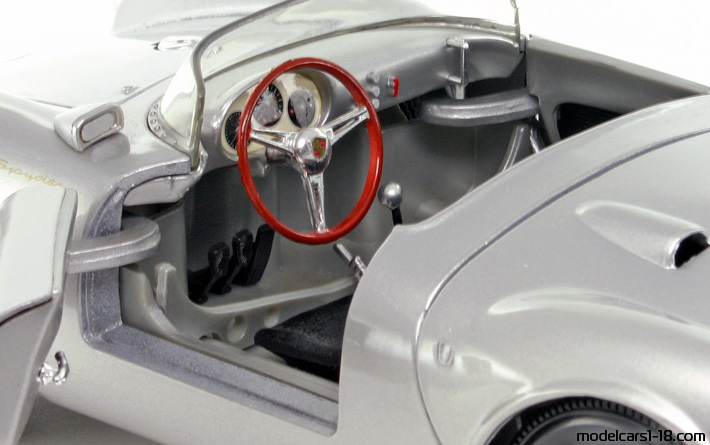 1955 - Porsche 550 A Spyder Maisto 1/18 (Silber) Innenraum Armaturenbrett