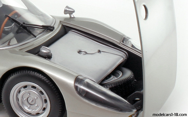 1964 - Porsche 904 Carrera GTS Minichamps 1/18 (Silber) Kofferraum / Klappbare Scheinwerfer