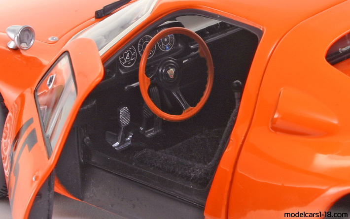 1964 - Porsche 904 Carrera GTS Minichamps 1/18 (Orange / Schwarz) Innenraum Armaturenbrett
