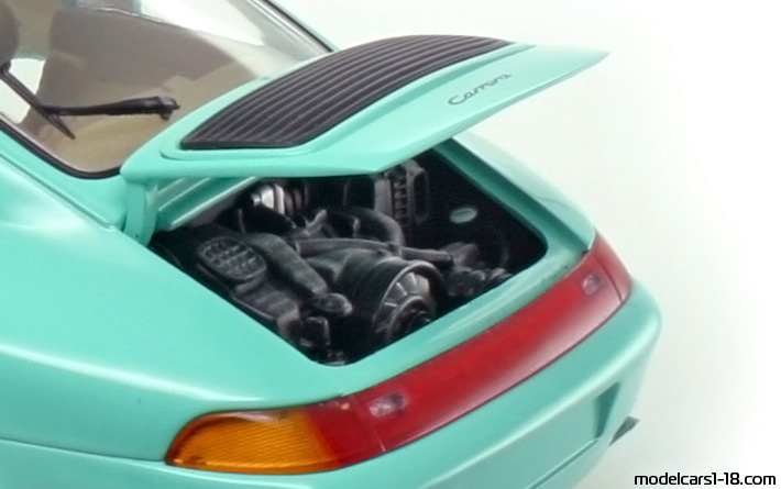1993 - Porsche 911 Carrera (993) UT 1/18 (Grün) Motor