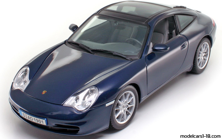 2001 - Porsche 911 Carrera Targa (996) Maisto 1/18 (Blau) Vorne linke Seite