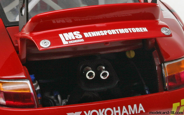 2005 - Porsche 911 GT3 RSR (996) AutoArt 1/18 (Schwarz / Rot) Motor