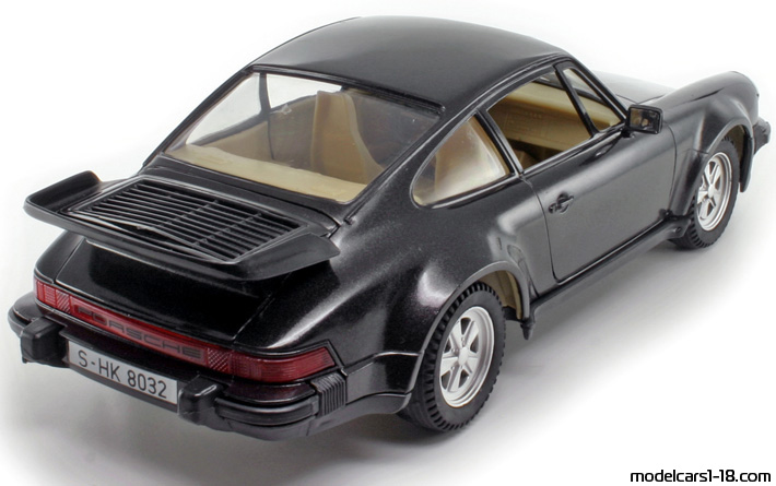 1985 - Porsche 911 Turbo 3.3 (930) Polistil 1/16 (Schwarz) Hinten rechte seite