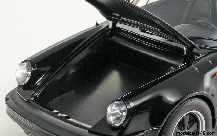 1987 - Porsche 911 Turbo 3.3 (930) Norev 1/18 (Schwarz) Kofferraum / Klappbare Scheinwerfer