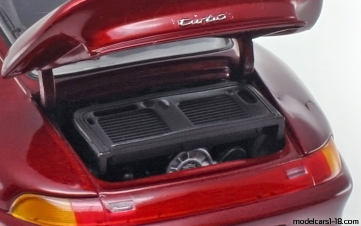 1995 - Porsche 911 Turbo (993) UT 1/18 (Rot) Motor