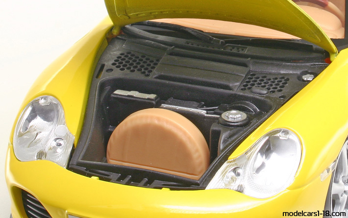 2000 - Porsche 911 Turbo (996) Welly 1/18 (Gelb) Kofferraum / Klappbare Scheinwerfer