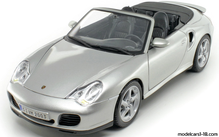 2004 - Porsche 911 Turbo Cabriolet (996) Maisto 1/18 (Silber) Vorne linke Seite