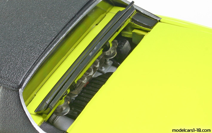 1969 - Porsche 914/4 Revell 1/18 (Gelb) Motor