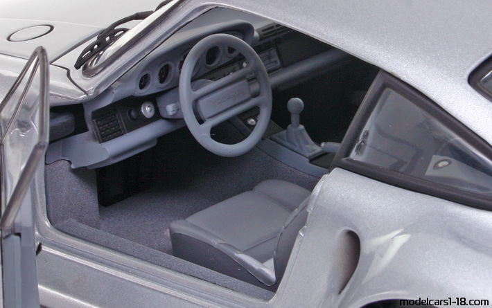 1986 - Porsche 959 Exoto 1/18 (Hellsilber) Innenraum Armaturenbrett