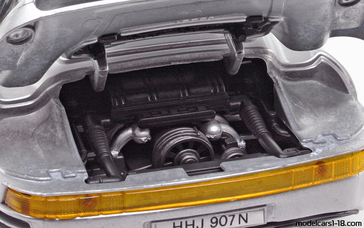 1986 - Porsche 959 Polistil 1/18 (Silber) Motor