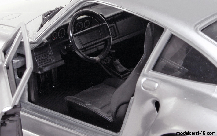 1986 - Porsche 959 Polistil 1/18 (Silber) Innenraum Armaturenbrett