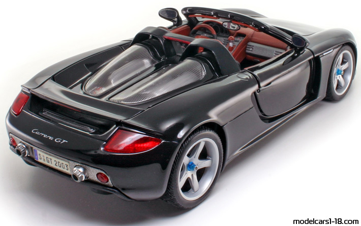2004 - Porsche Carrera GT (980) Maisto 1/18 (Schwarz) Hinten rechte seite