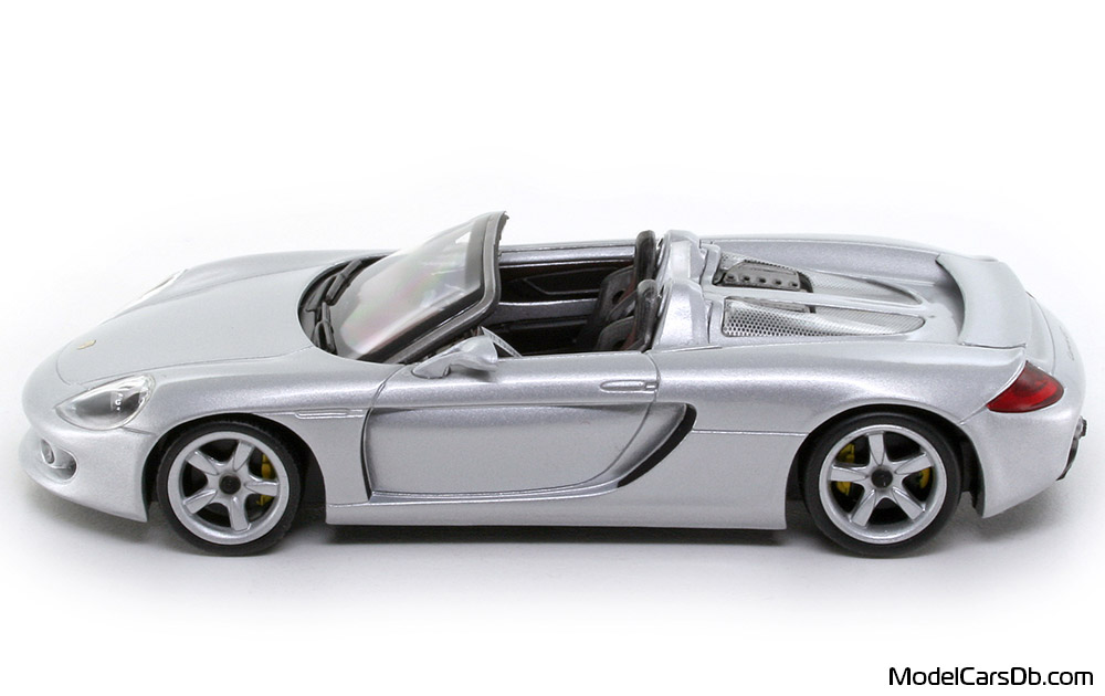 2001 - Porsche Carrera GT Concept Minichamps 1/43 (Silber) Seite