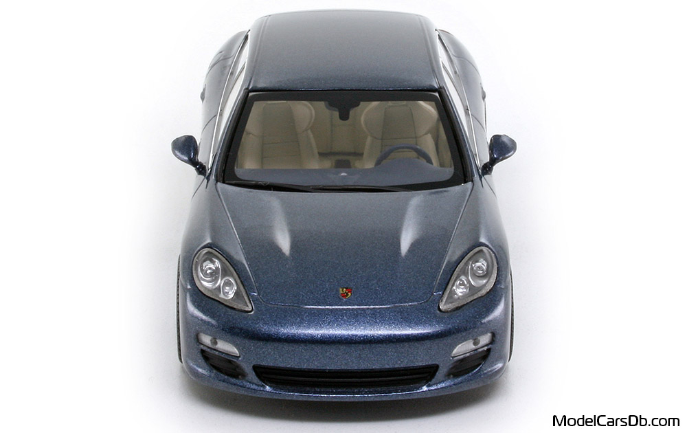 2011 - Porsche Panamera 4S (970) Minichamps 1/43 (Blau) Front