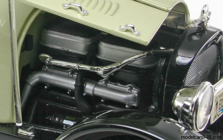 1917 - REO Touring Signature Models 1/18 (Rot / Schwarz) Kofferraum / Klappbare Scheinwerfer