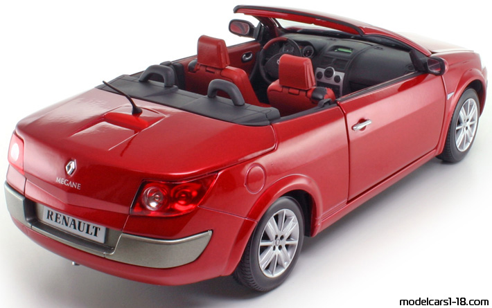 2003 - Renault Megane CC dCi Solido 1/18 (Rot) Hinten rechte seite