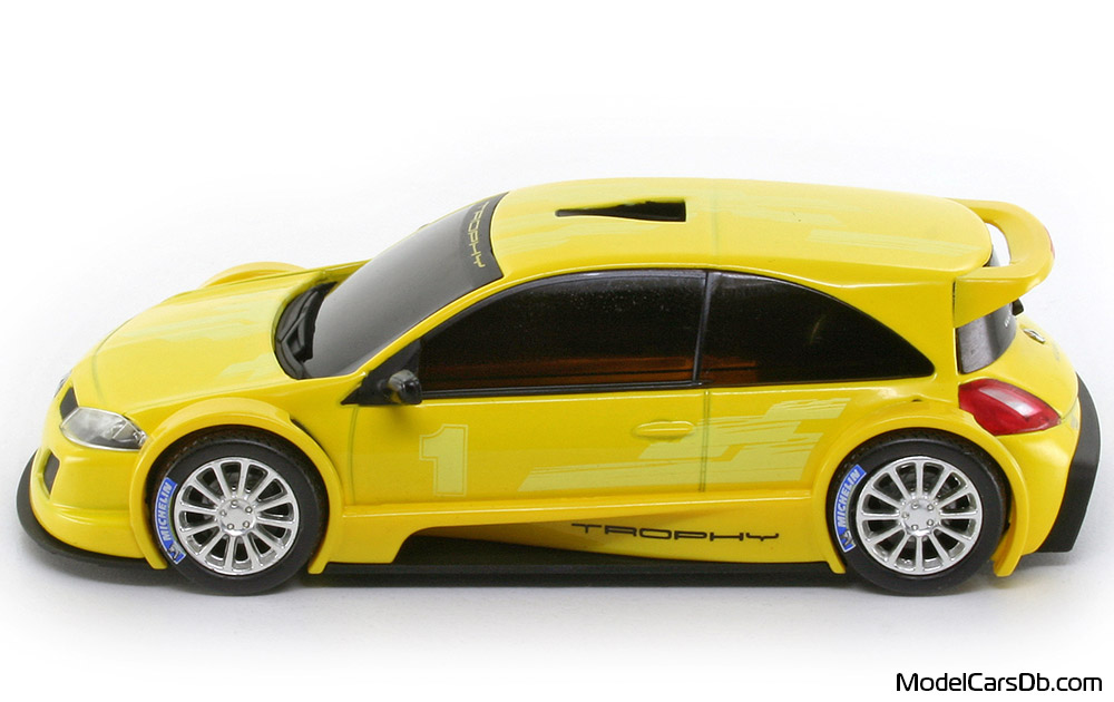 2004 - Renault Megane Trophy Concept Norev 1/43 (Yellow / Gelb) Seite