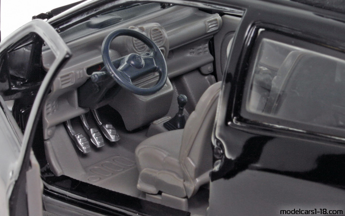 1992 - Renault Twingo Anson 1/18 (Schwarz) Innenraum Armaturenbrett