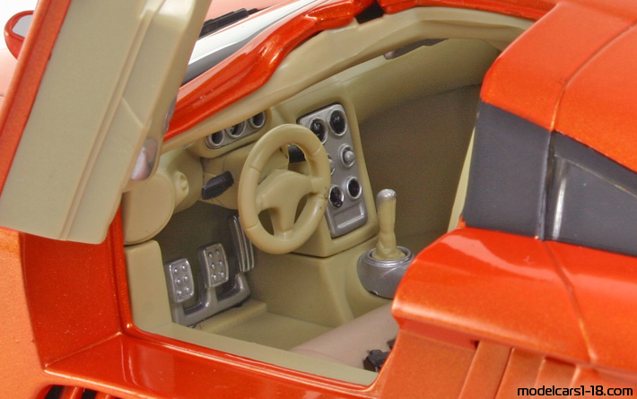 2000 - Saleen S7 Hot Wheels 1/18 (Orange) Innenraum Armaturenbrett
