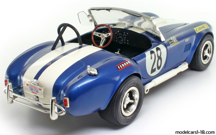 1964 - Shelby Cobra 427 S/C ERTL 1/18 (Blau / Weiß) Hinten rechte seite