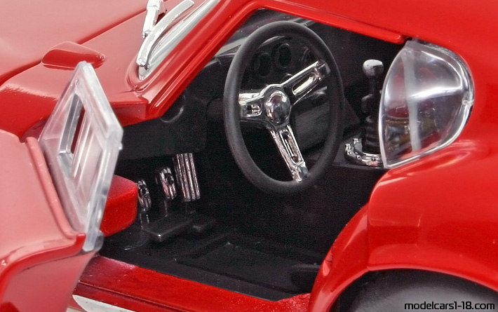 1965 - Shelby Daytona Cobra Road Signature 1/18 (Rot / Weiß) Innenraum Armaturenbrett