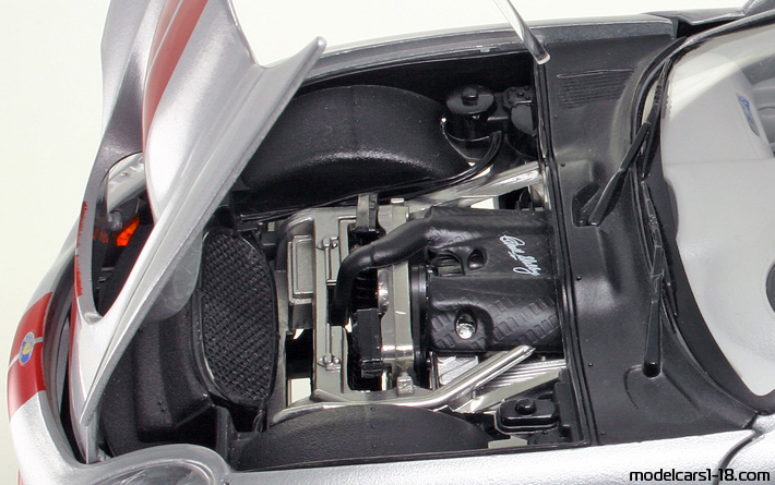 1999 - Shelby Series 1 Bburago 1/18 (Silber / Rot) Motor