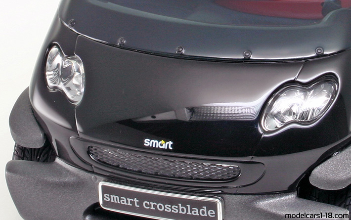 2001 - Smart Crossblade Kyosho 1/18 (Schwarz / Silber) Motor
