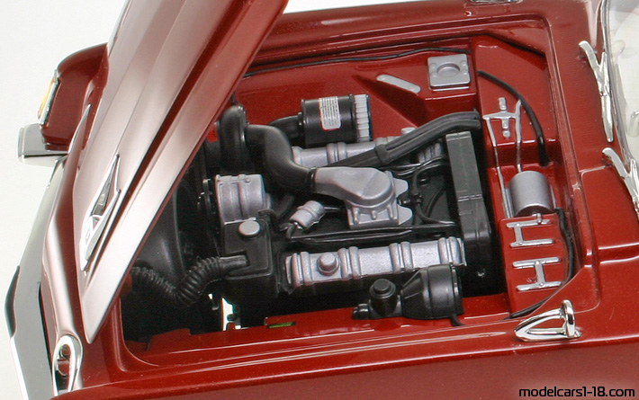 1963 - Studebaker Avanti Signature Models 1/18 (Braun) Motor