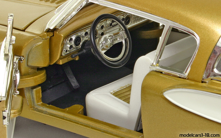 1957 - Studebaker Golden Hawk Anson 1/18 (Gelb / Weiß) Innenraum Armaturenbrett