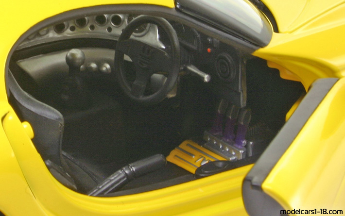 1996 - TVR Speed 12 Concept Hot Wheels 1/18 (Gelb) Innenraum Armaturenbrett
