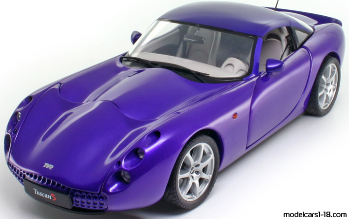 2000 - TVR Tuscan S Jadi 1/18 (Lila) Vorne linke Seite