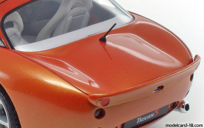 2000 - TVR Tuscan S Revell 1/18 (Orange) Kofferraum / Klappbare Scheinwerfer