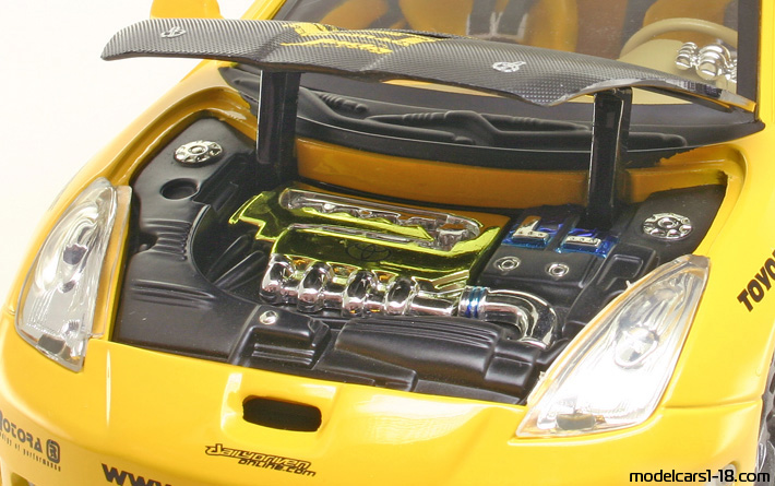 1999 - Toyota Celica (T230) Jada Toys 1/18 (Gelb / Schwarz) Motor
