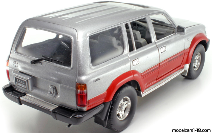 1992 - Toyota Land Cruiser FJ 80G Road Tough 1/18 (Silber / Rot) Hinten rechte seite