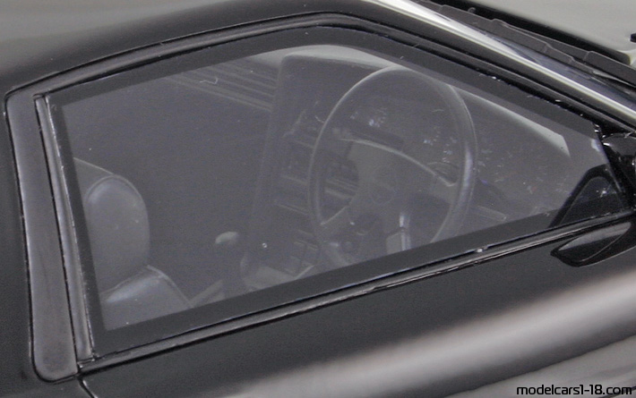 1990 - Toyota Supra 2.5 Twin Turbo R (A70) Otto Models 1/18 (Schwarz) Innenraum Armaturenbrett