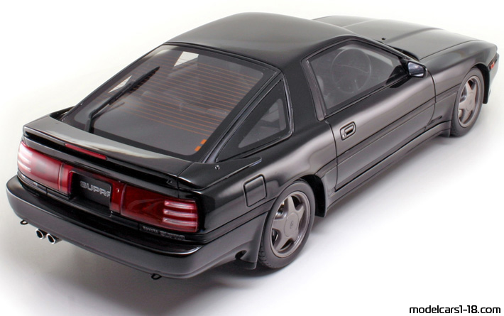 1990 - Toyota Supra 2.5 Twin Turbo R (A70) Otto Models 1/18 (Schwarz) Hinten rechte seite