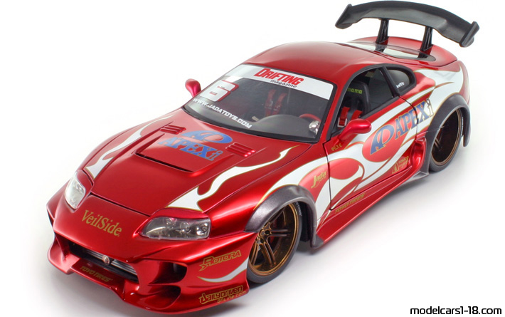1993 - Toyota Supra (A80) Jada Toys 1/18 (Rot / Weiß) Vorne linke Seite