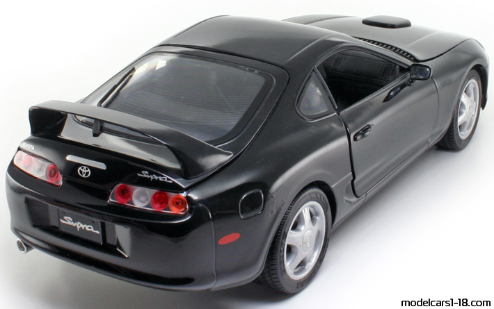 1993 - Toyota Supra Twin Turbo (A80) Kyosho 1/18 (Schwarz) Hinten rechte seite