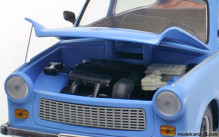 1963 - Trabant 601 (P60) Universal Sun Star 1/18 (Blau / Weiß) Motor