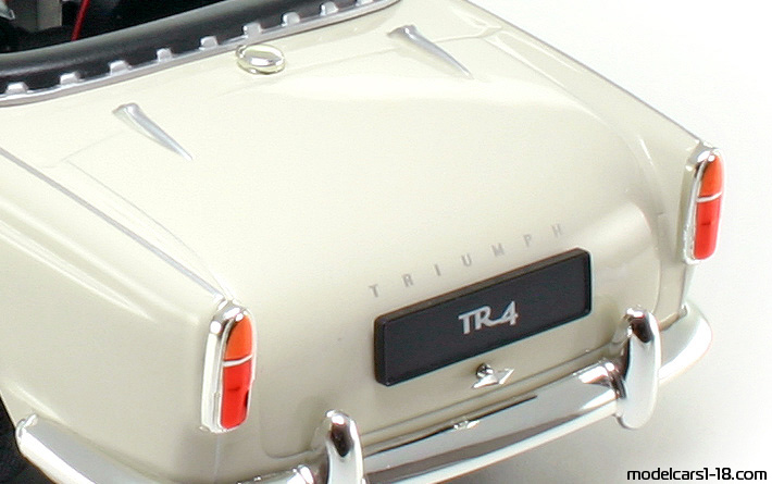 1962 - Triumph TR4 Jadi 1/18 (Weiß) Kofferraum / Klappbare Scheinwerfer